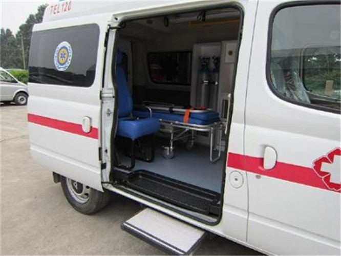 人民路街道救护车出租服务案例7